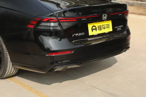 13万买B级车标杆?2025款雅阁260TURBO爆火真相