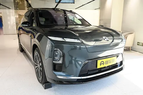 蔚来ES8卷出新高度：家庭商务出行纯电大三排SUV新标杆