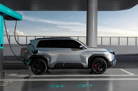 方程豹钛3闪充版首发！纯电续航620km，10%-70%充电5分钟